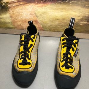 Cypher climbing shoes sz 6.5